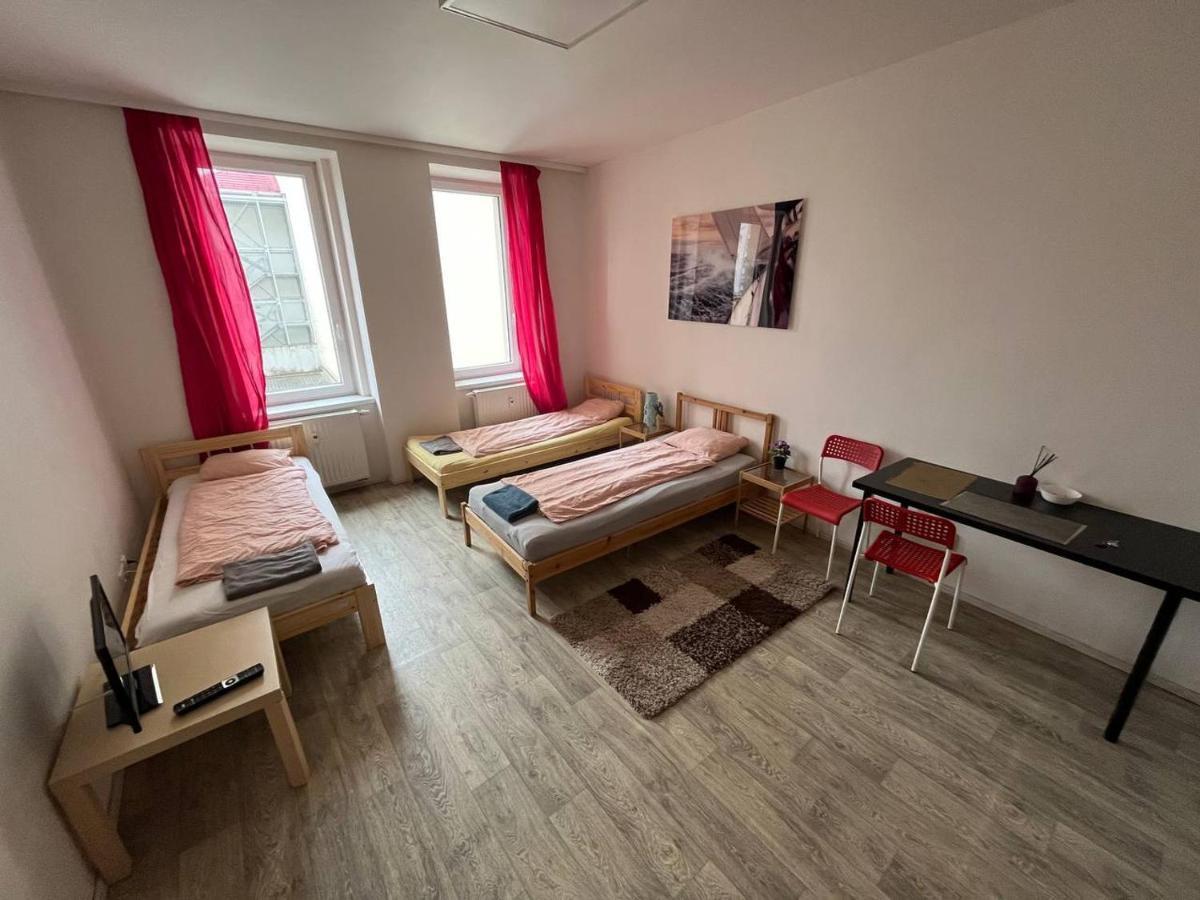 Апартаменти Apartmans In The Center With Privat Parking Брно Екстер'єр фото